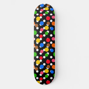 Zwarte achtergrond Kleurrijke Polka Dots Skateboard