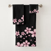 Zwarte Achtergrondroze Floral Border Bad Handdoek (Insitu)