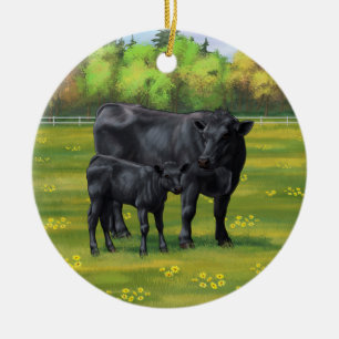 Zwarte Angus-Koe en Cute Calf in zomerperiode Keramisch Ornament