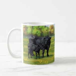 Zwarte Angus-Koe en Cute Calf in zomerperiode Koffiemok