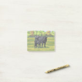 Zwarte Angus-Koe en Cute Calf in zomerperiode Post-it® Notes (Op bureau)