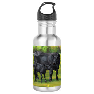 Zwarte Angus-Koe en Cute Calf in zomerperiode Waterfles