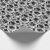 Zwarte aster:  chrysantenpatroon cadeaupapier (Hoek)