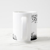 Zwarte bomen op een witte achtergrond extra grote beker (Achterkant)