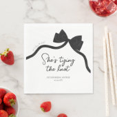 Zwarte boog ze bindt het knoop vrijgezellenfeest servet (Insitu)