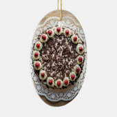 Zwarte boscake op bijthout keramisch ornament (Rechts)