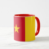 Zwarte Combo Mok met vlag van Kameroen (Voorkant rechts)