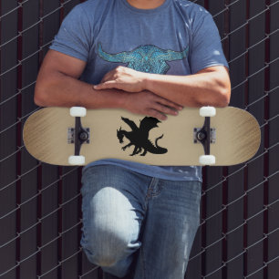 Zwarte Dragon Rustic Achtergrond Skateboard