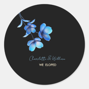 Zwarte en blauwe bloemige 'We Eloped' sticker met
