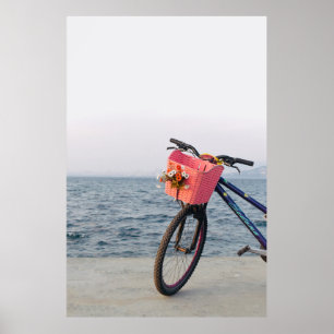 Zwarte en blauwe fiets met mand poster