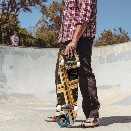 Zwarte en Gold-architectuur Skateboard (Buiten 2)