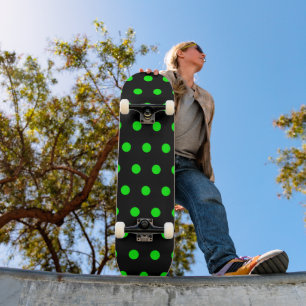 Zwarte en langgroene polaire dot skateboard