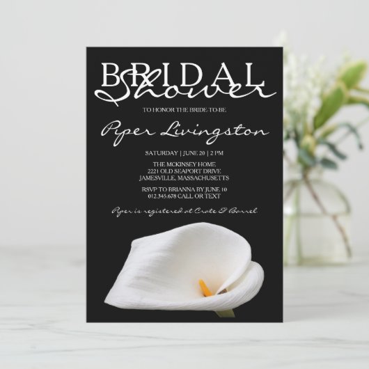 Zwarte en witte Calla Lily Bridal Shower-uitnodigi Kaart (Staand voorkant)