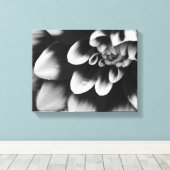 Zwarte en Witte Dahlia Bloem Canvas Afdruk (Insitu (Houten vloer))