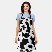 Zwarte en witte Koe Huid Schort (Gedragen)