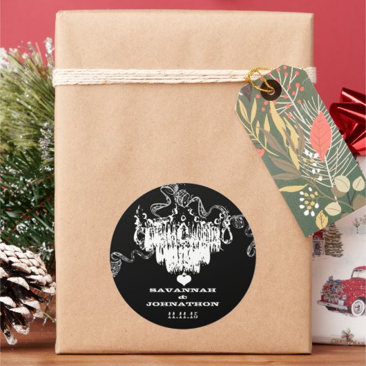 Zwarte en witte  luchters bruiloft ronde sticker (Feestdagen)