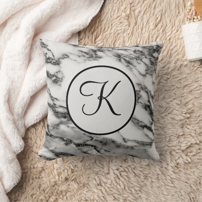 Zwarte en witte marmeren sierkussen met monogram (Deken)