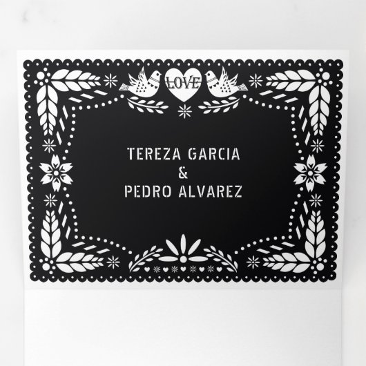 Zwarte en witte papel picado liefhebbers bruiloft drieluik uitnodiging (Binnenzijde eerst)