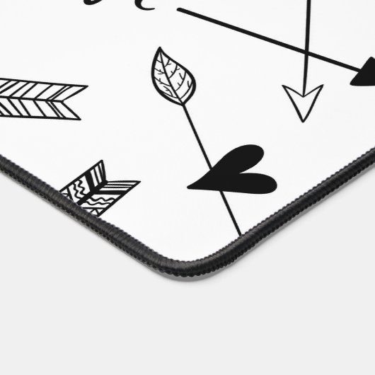 Zwarte en witte pijlen en harten bureaumat (Hoek)