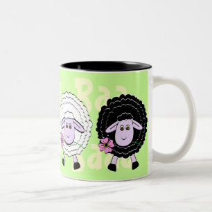 Zwarte en witte schapen tweekleurige koffiemok