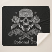 Zwarte en witte schedel en Pistolen Sherpa Deken (Voorkant (horizontaal))