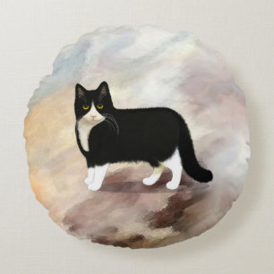 Zwarte en witte Tuxedo-kat Rond Kussen
