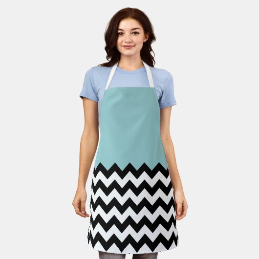 Zwarte en witte zigzag Patroon, Chevron, blauw Schort (Gedragen)