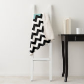 Zwarte en witte zigzag Patroon, Chevron, blauw Sherpa Deken (In situ)