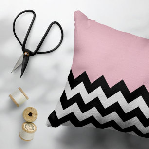 Zwarte en witte zigzag Patroon, Chevron, Roze Accent Kussen