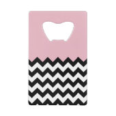 Zwarte en witte zigzag Patroon, Chevron, Roze Kredietkaart Flessenopener (Voorkant)