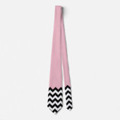 Zwarte en witte zigzag Patroon, Chevron, Roze Stropdas (Voorkant)