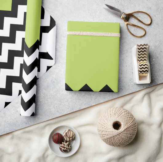 Zwarte en witte zigzag Pattern, Chevron, Green Cadeaupapier (Crafts)