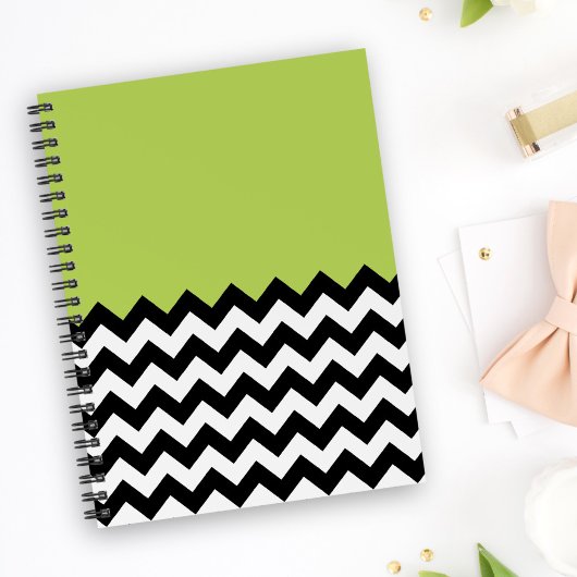 Zwarte en witte zigzag Pattern, Chevron, Green Notitieboek