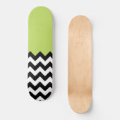 Zwarte en witte zigzag Pattern, Chevron, Green Skateboard (Voorkant)