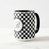 Zwarte geruite mok met monogram (Voorkant rechts)