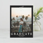 Zwarte gestreepte Coquette afstudeeraankondiging Kaart (Staand voorkant)