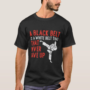Zwarte gordel heeft Karate Taekwondo-inspirat nooi T-shirt