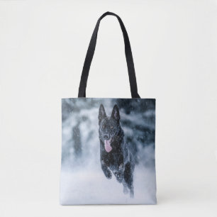 Zwarte herder in het Hoesje van de sneeuwdekooter Draagtas