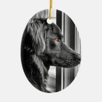 Zwarte hond keramisch ornament