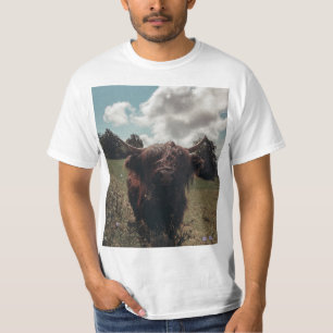 Zwarte hoogland Schotse koe grazend retro T-shirt