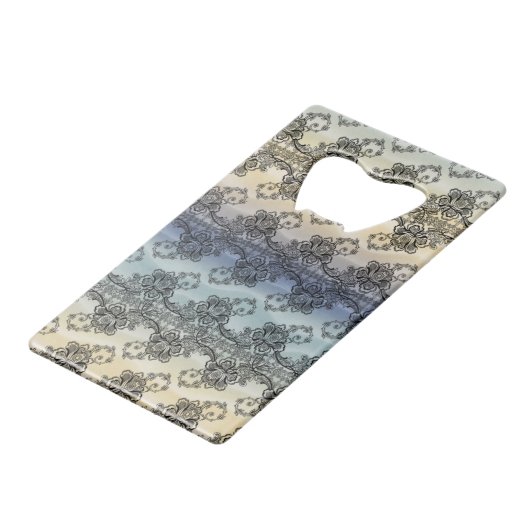 Zwarte kant over zachte pastelgolven kredietkaart flessenopener (Voorkant Gekanteld)