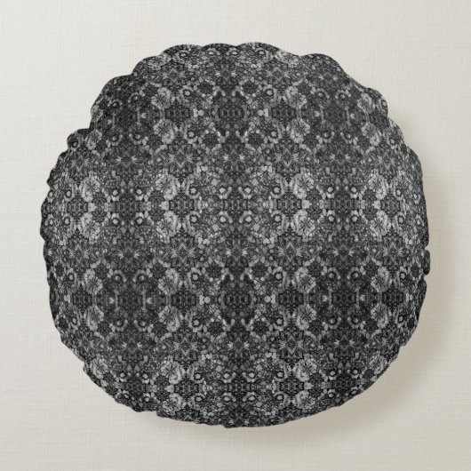 Zwarte kantwerk kunstenaarschap rond kussen (Voorkant)