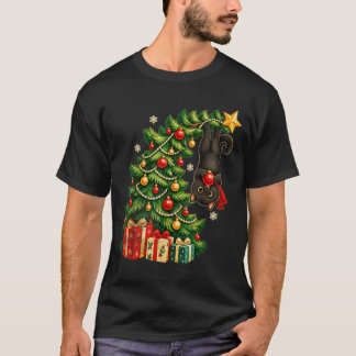 Zwarte kat hangend aan kerstboom feestelijk huisdi t-shirt