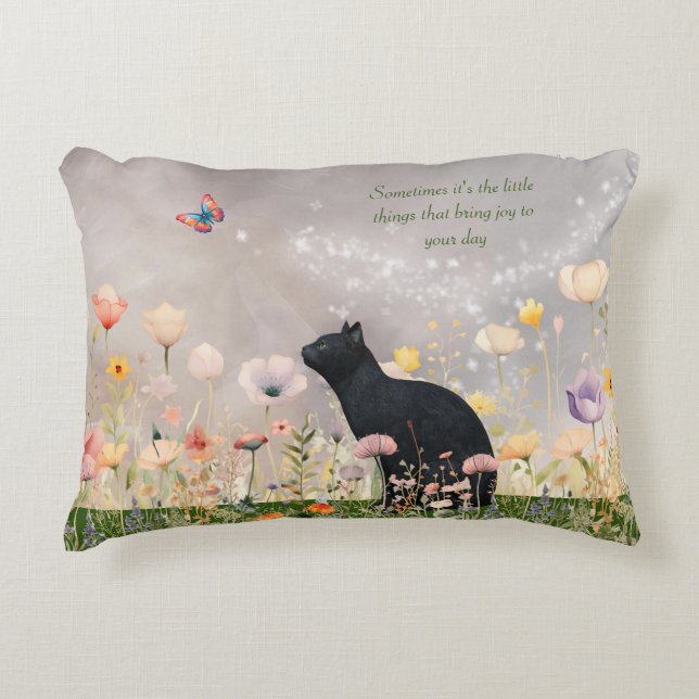 Zwarte kat in bloemen accent kussen (Voorkant)