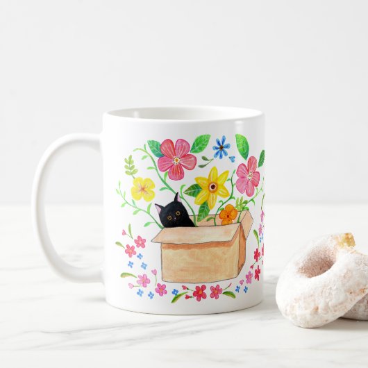 Zwarte Kat in een Doos met Bloemen met de Hand Get Koffiemok (Met donut)