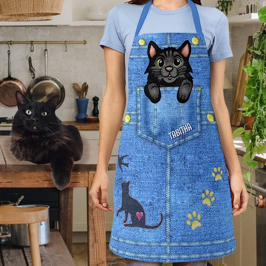 Zwarte kat in Faux Denim Pocket met aangepaste naa Schort