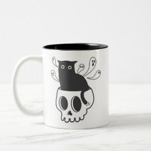 Zwarte kat in schedel Shirt Spooky Schattige Hallo Tweekleurige Koffiemok