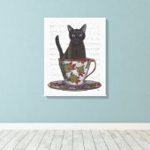 Zwarte kat in Teacup Canvas Afdruk (Insitu (Houten vloer))