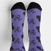 Zwarte kat kijkt naar vlinders sokken (Top)