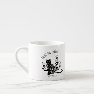 Zwarte kat met bloemen en Portugese uitdrukking Espresso Kop